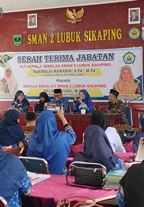 Serah Terima Jabatan PLT Kepala Sekolah kepada Kepala Sekolah Definitif SMAN 2 Lubuk Sikaping